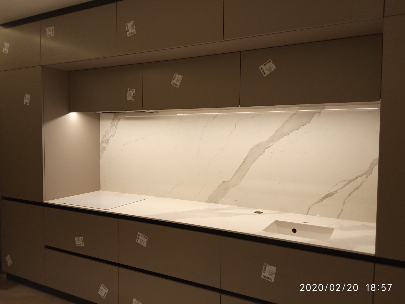 Laminam Calacatta, стільниця, стільниці, стільниці для кухні, штучний камінь, стільниця з штучного каменю, штучний камінь стільниця ціна, акриловий камінь, столєшня ціна, штучный камень, гранітна мойка, купити штучний камінь, стільниця із штучного каменю, стільниця зі штучного каменю ціна, штучний камінь ціна, blanco norte, blanco zeus, blend nero, calacatta negro, calacatta venato, laminam 3 mm, laminam argento, laminam basalto vena scura, laminam bianco statuario venato, laminam collection crusca, laminam collection perla, laminam filo oro, laminam i naturali marmi, laminam fokos rena, laminam kanka black, laminam kotan beige, laminam neve, laminam statuario venato, laminam travertino navona, laminam travertino romano, laminam uk, laminam video, marengo silestone, montelli solid surface, nm102, samsung staron bright white, silestone altair, spa 04, staron confection, staron magnolia, staron metallic, staron ocean view, staron pearl, staron pebble blue, staron quasar white, staron white, tristone corian, камень corian, камень tristone, кварц avant, столешня ціна, столешні з штучного каменю ціна, столешні кухонні, стільниця зі штучного каменю, штучний камін ціна, штучний камінь на кухні, кромка для стільниці