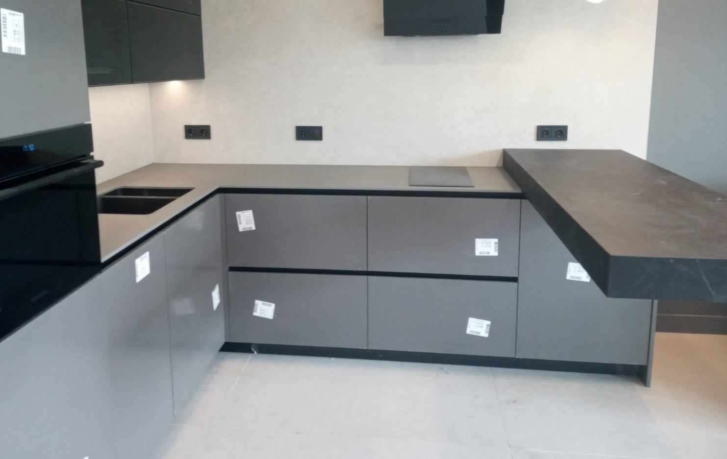Laminam Nero Greco Calce Antracite, стільниця, стільниці, стільниці для кухні, штучний камінь, стільниця з штучного каменю, штучний камінь стільниця ціна, акриловий камінь, столєшня ціна, штучный камень, гранітна мойка, купити штучний камінь, стільниця із штучного каменю, стільниця зі штучного каменю ціна, штучний камінь ціна, blanco norte, blanco zeus, blend nero, calacatta negro, calacatta venato, laminam 3 mm, laminam argento, laminam basalto vena scura, laminam bianco statuario venato, laminam collection crusca, laminam collection perla, laminam filo oro, laminam i naturali marmi, laminam fokos rena, laminam kanka black, laminam kotan beige, laminam neve, laminam statuario venato, laminam travertino navona, laminam travertino romano, laminam uk, laminam video, marengo silestone, montelli solid surface, nm102, samsung staron bright white, silestone altair, spa 04, staron confection, staron magnolia, staron metallic, staron ocean view, staron pearl, staron pebble blue, staron quasar white, staron white, tristone corian, камень corian, камень tristone, кварц avant, столешня ціна, столешні з штучного каменю ціна, столешні кухонні, стільниця зі штучного каменю, штучний камін ціна, штучний камінь на кухні, кромка для стільниці